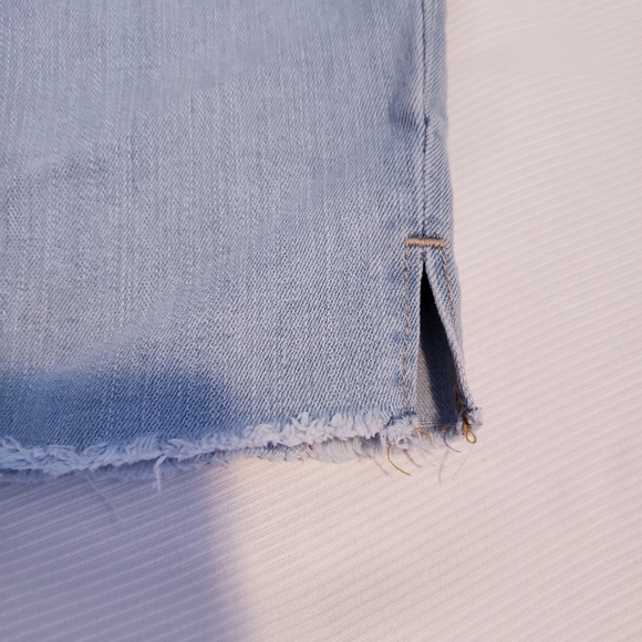 Lightwash Raw Hem Skinny Jeans - Picture 5 of 5